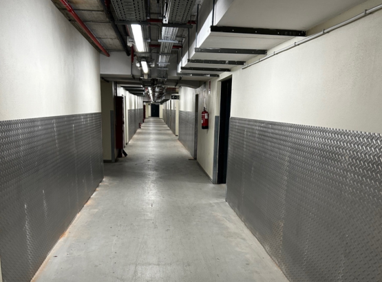 Montaje de estructura metálica interior