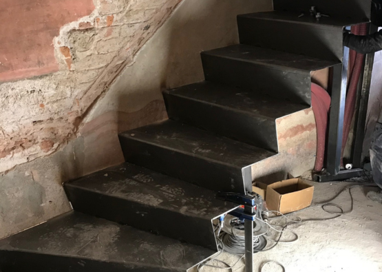 Montaje escaleras plegadas metálicas